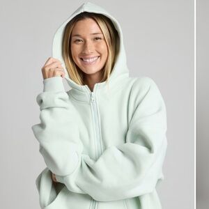 Comfrt Cloud Zip Hoodie AND Shorts in Light Green